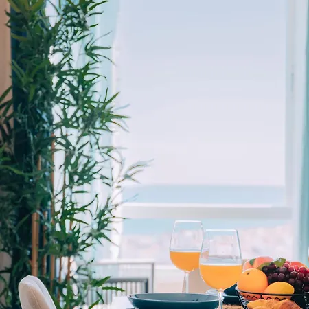 Sea View Gem In Apartament