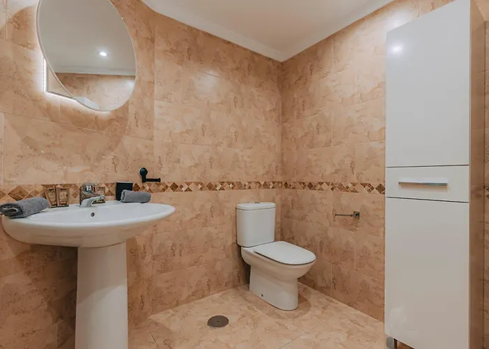 Sea View Gem In Apartment