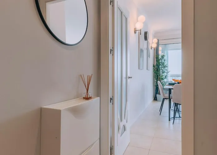 Sea View Gem In Торремолинос