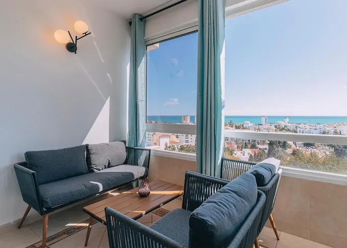 Sea View Gem In * Торремолинос